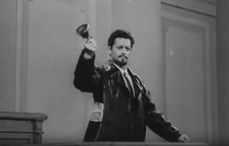 Председатель ВЦИК Свердлов на трибуне Учредительного собрания. Кадр из фильма "Выборгская сторона" (1938).