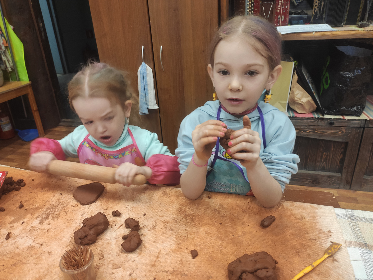 За работой с песней! 😊