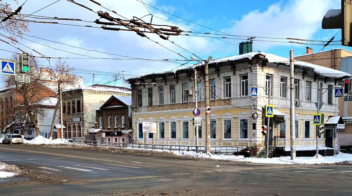 Самарская, 81 / Некрасовская, 76 . Фото автора
