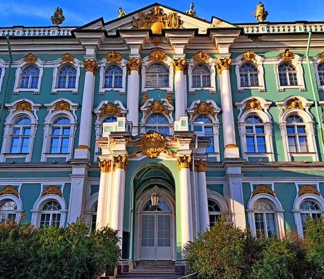 Зимний императорский дворец. Западный фасад /фото из личного архива, 2024/