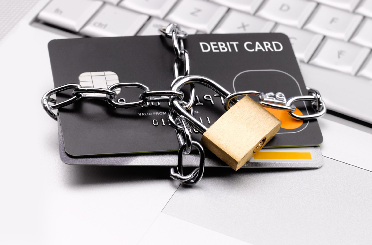 За что блокируют карты