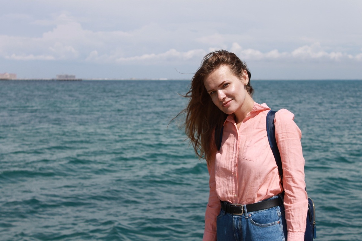 Тогда я нашла работодателя, с которым мы потом сотрудничали по разным проектам, один из которых принес мне полгода жизни в Севастополе.