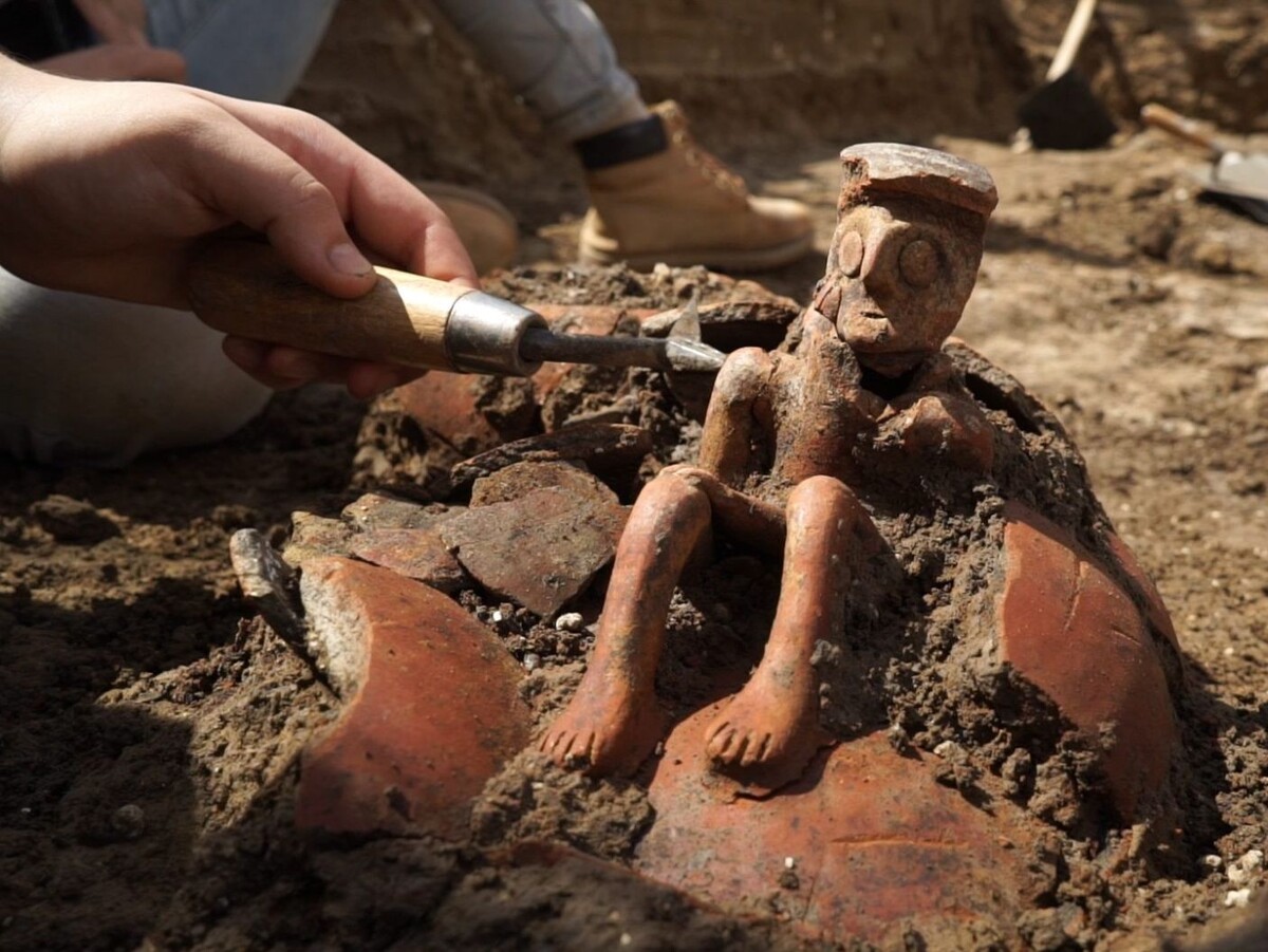    ИИ расшифровал древние фигуры на песке