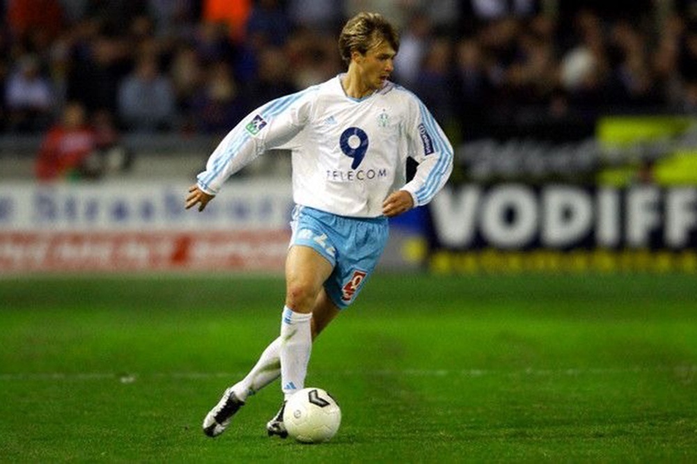    В бытность футболистом Дмитрий Сычев успел поиграть в Марселе. / Фото: Из личного архива Дмитрия Сычева