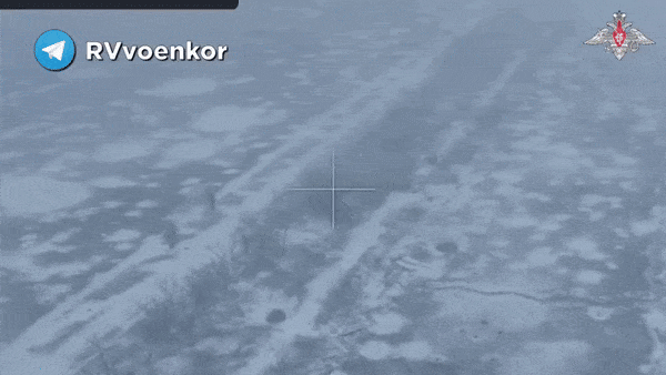    А вот так штурмуют позиции врага десантники в Часове Яре. Видео: ТГ-канал "Военкоры Русской весны"