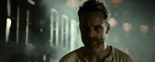 
Рейден – Бог Грома и защитник Земного Царства. Случайно оказался на территории психиатрической больницы, когда спустился с небес на землю. Теперь он должен выбраться и собрать земных бойцов для участия на турнире.