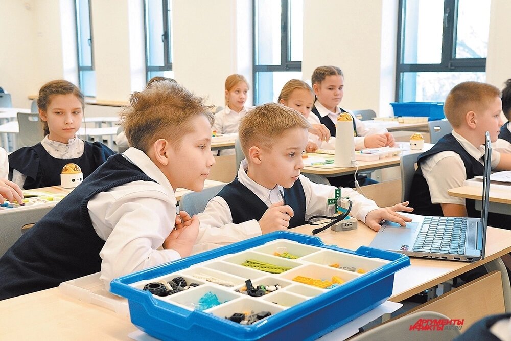    В специальных классах ученики собирают и программируют роботов. Фото:  АиФ/ Эдуард Кудрявицкий