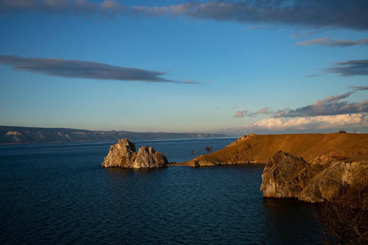 Photo by <a href="https://unsplash.com/@maria0701?utm_content=creditCopyText&utm_medium=referral&utm_source=unsplash">Maria Baranova</a> on <a href="https://unsplash.com/photos/a-large-body-of-water-surrounded-by-mountains-nCVraQeLHg8?utm_content=creditCopyText&utm_medium=referral&utm_source=unsplash">Unsplash</a>
      