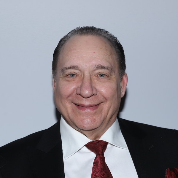     Сегодня 80 лет Максиму Дунаевскому