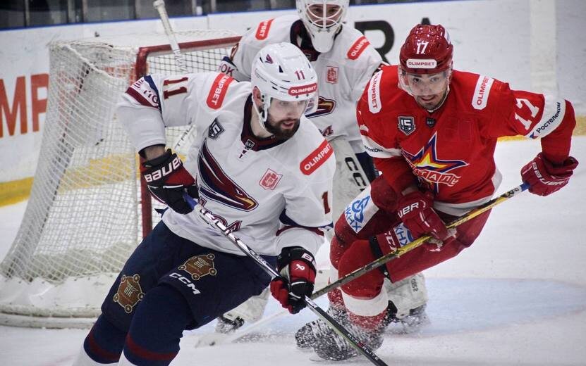    Хоккейная «Ижсталь» по буллитам обыграла красноярский «Сокол»