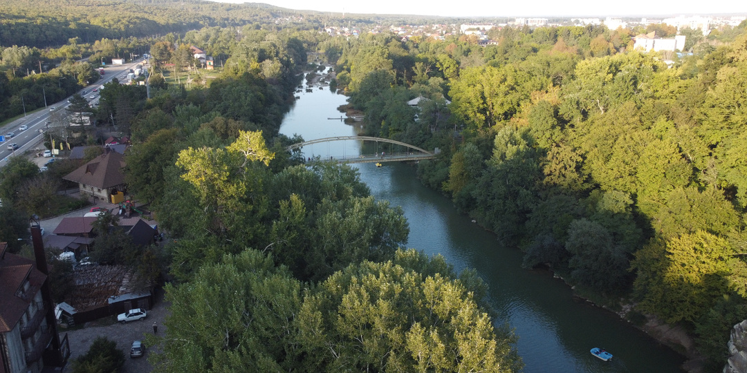 Краснодарские городки для пенсионеров. Горячий Ключ и Ейск. Почему из одного уезжают, а в другой приезжают?