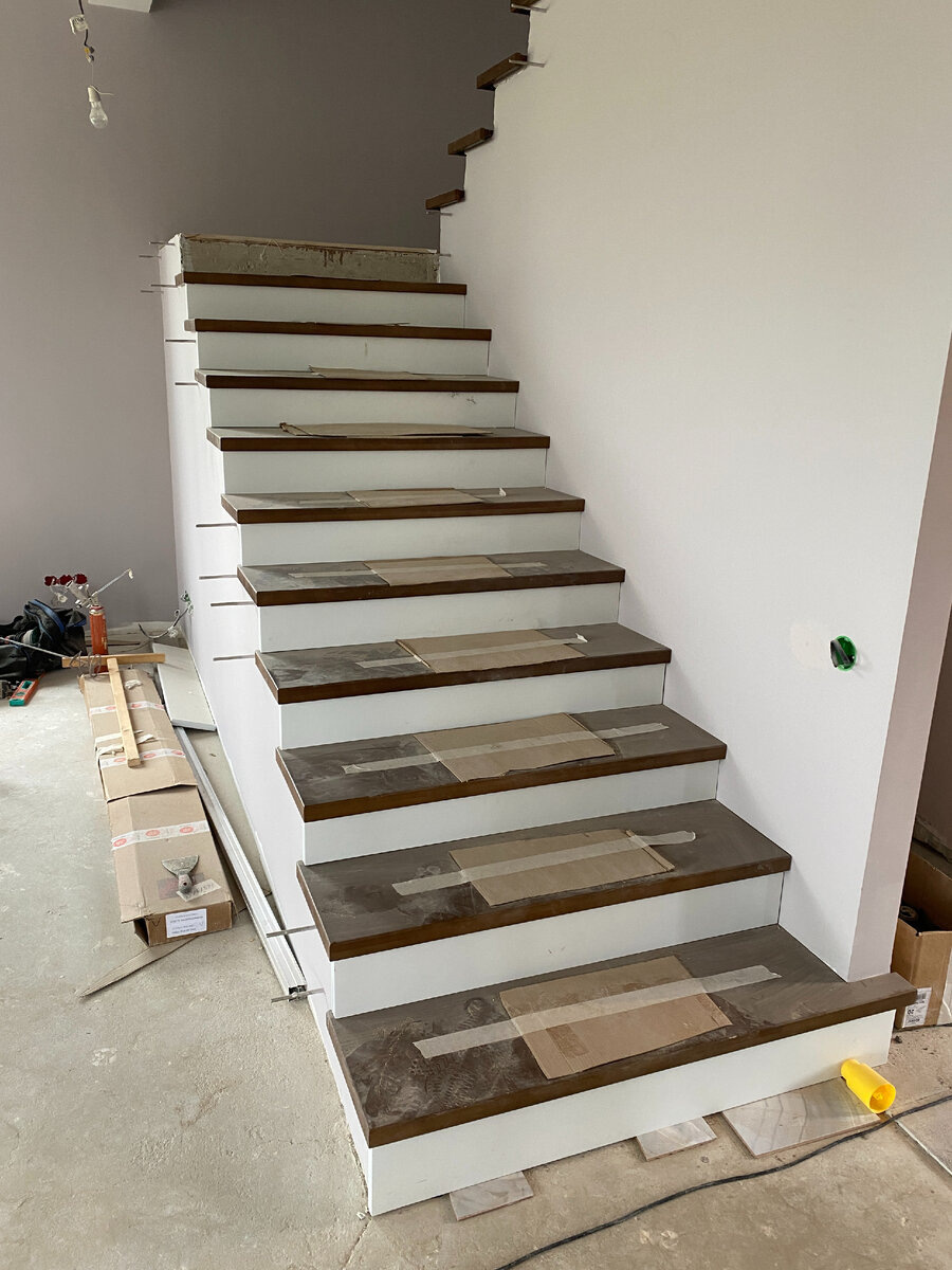 Шпильки – точечные крепления для стеклянных ограждений