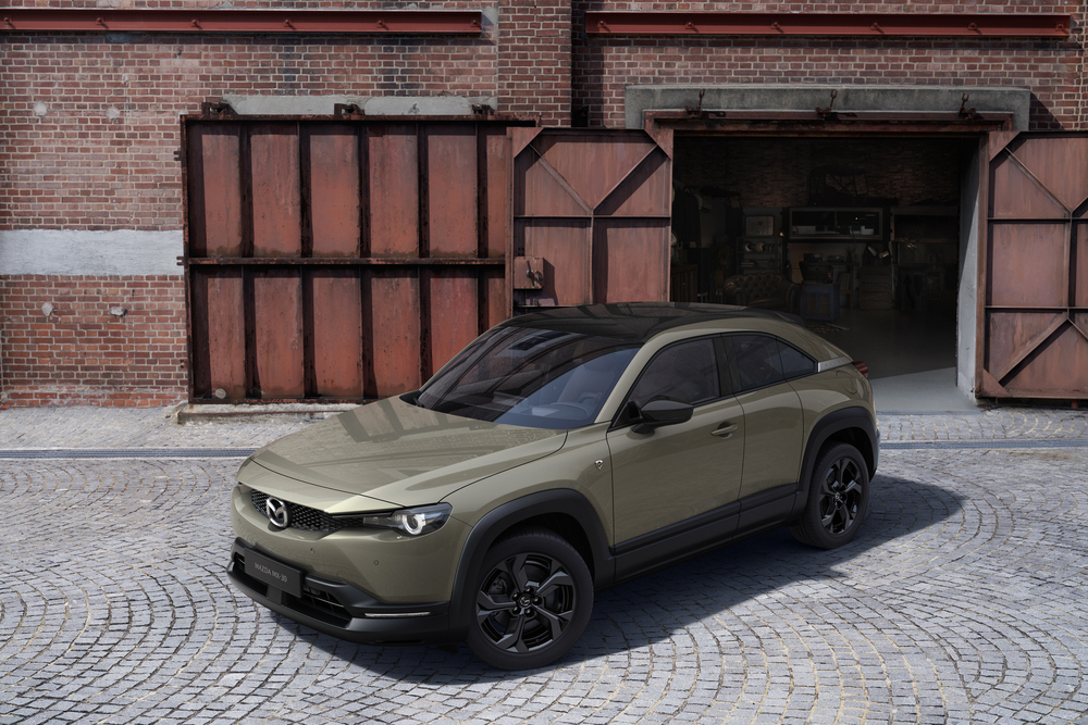 Mazda MX-30 R-EV Nagisa - новая версия японского кроссовера с двигателем Ванкеля!