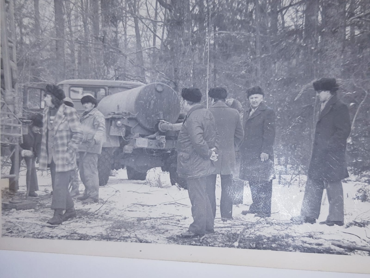 На сейсмопрофиле. Крайний справа