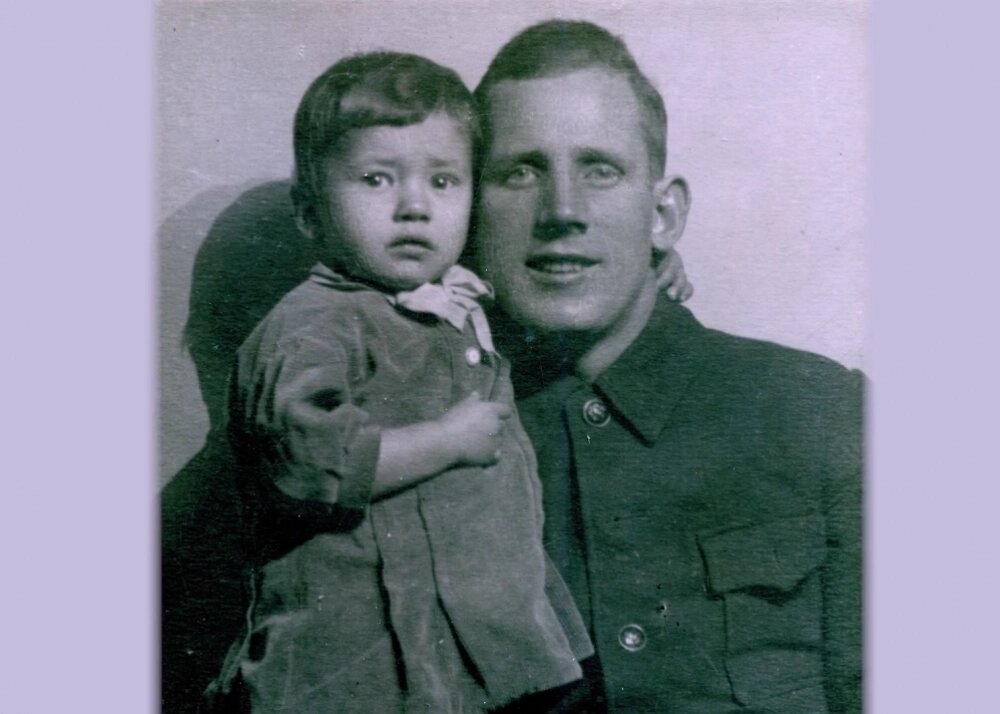    Людмила Смирнова с отцом. Фото: Администрация Санкт-Петербурга