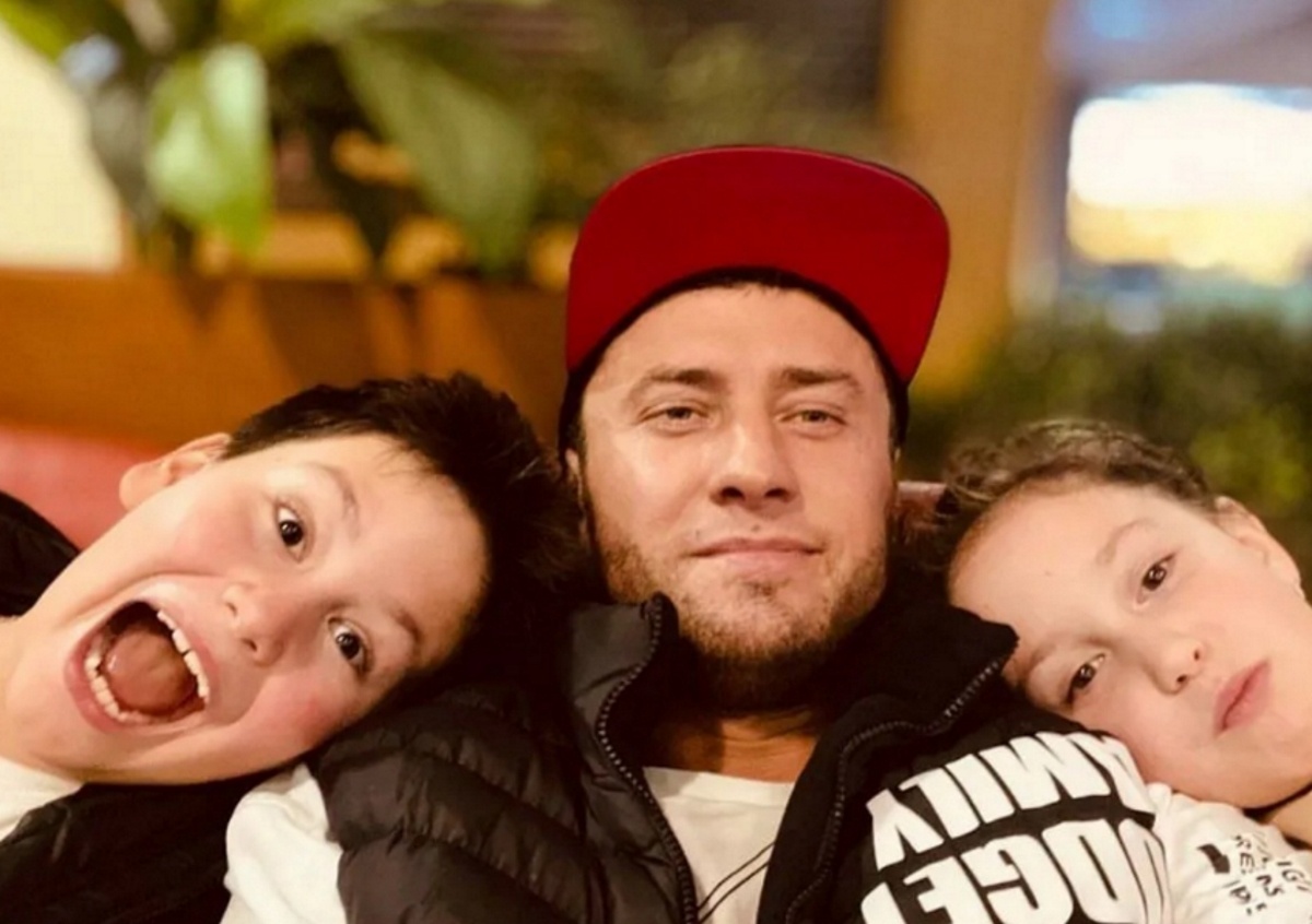 Павел Прилучный с сыном Тимофеем и дочкой Мией. Фото: соцсети