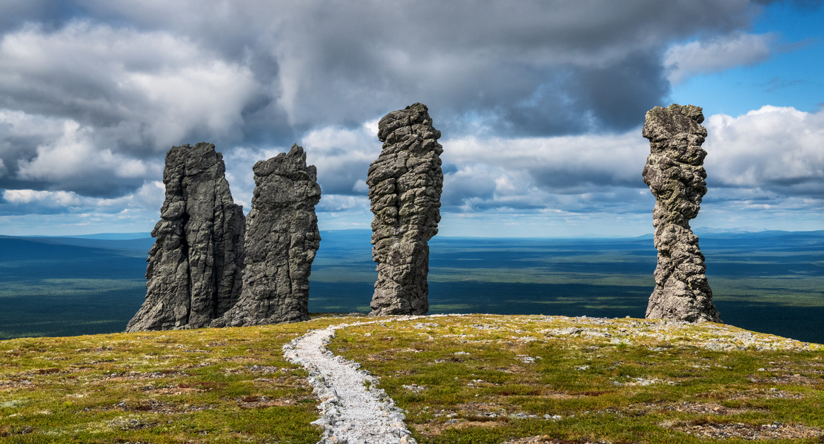 столбы выветривания Маньпупунёр