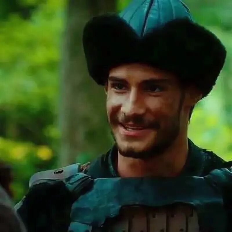  - Мне очень не нравится, что этот евнух постоянно торчит около нас. 