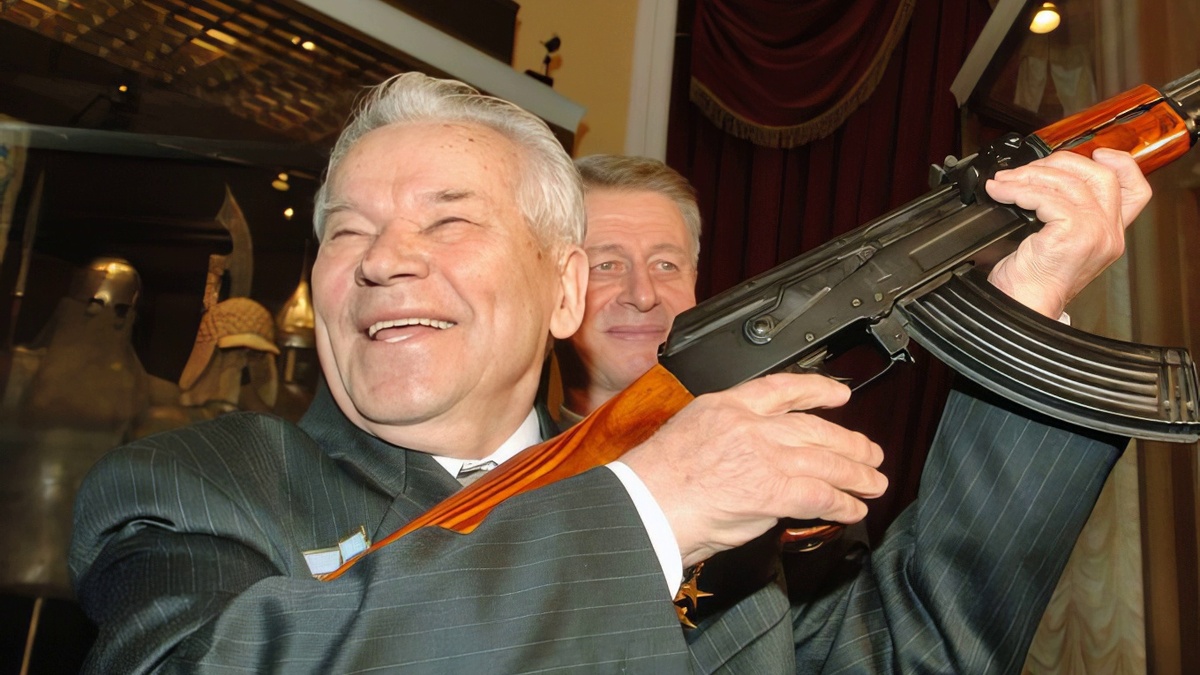 Михаил Тимофеевич Калашников