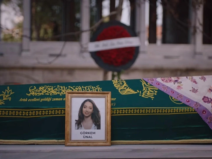 Кадр из сериала «Клюквенный щербет»