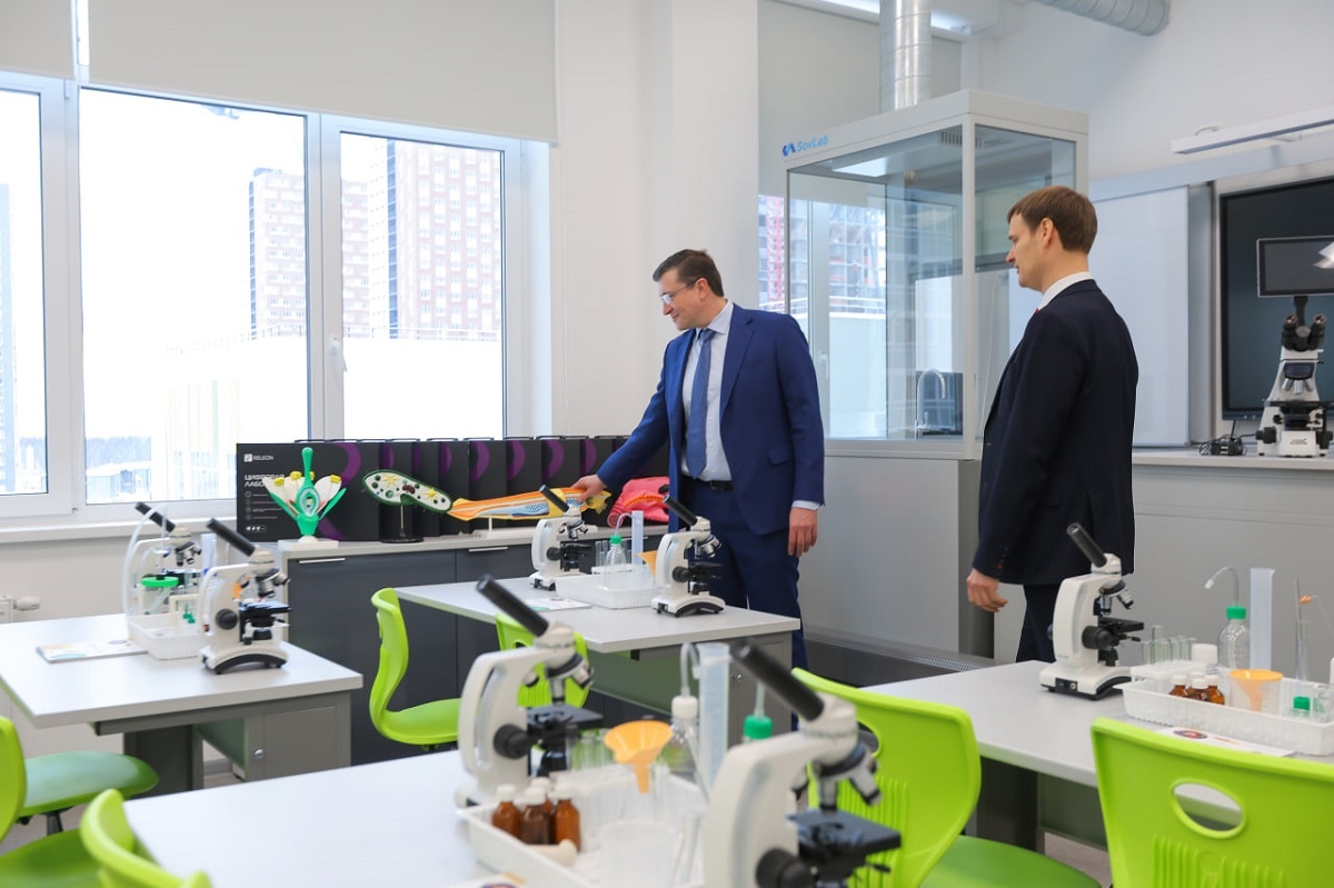    Глеб Никитин пожелал успехов педагогам и ученикам