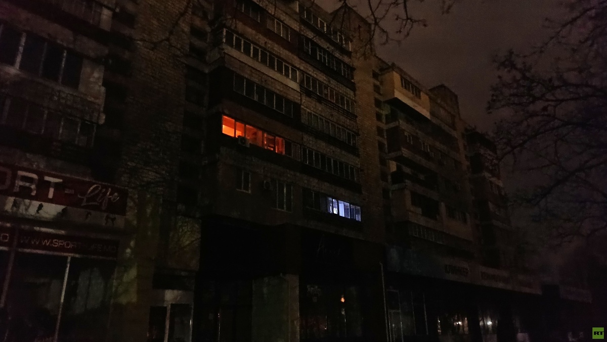     С учётом аварий людям приходится сидеть без света по восемь-десять часов в сутки / RT