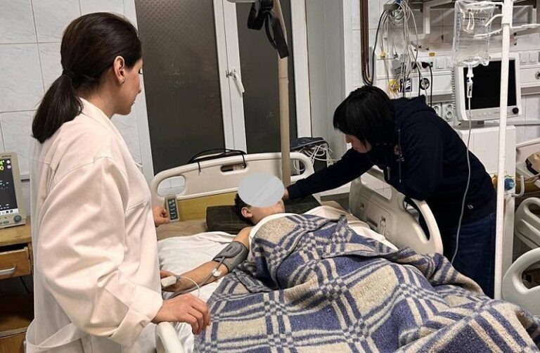    На пожаре дома в Каргале 12-летний Тимофей спас 8-месячную девочку Марина Шарт