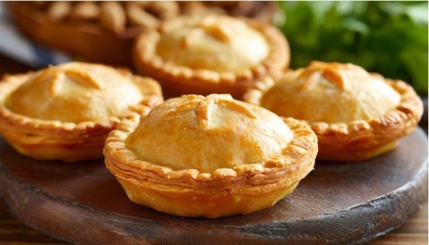 Можно выпечь их в формах для кексов или маффинов (металлических или силиконовых)