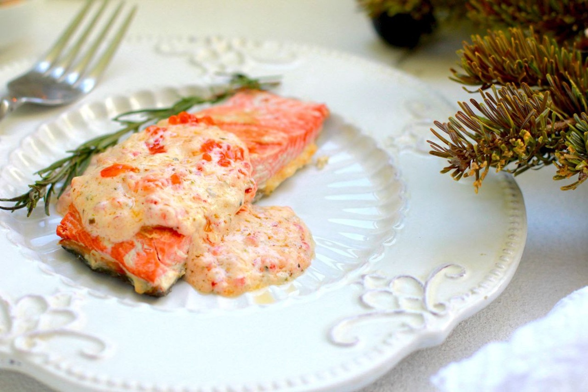 Лосось под сливочно-икорным соусом от Елены Некрасовой: https://t.me/urbanistka_vl