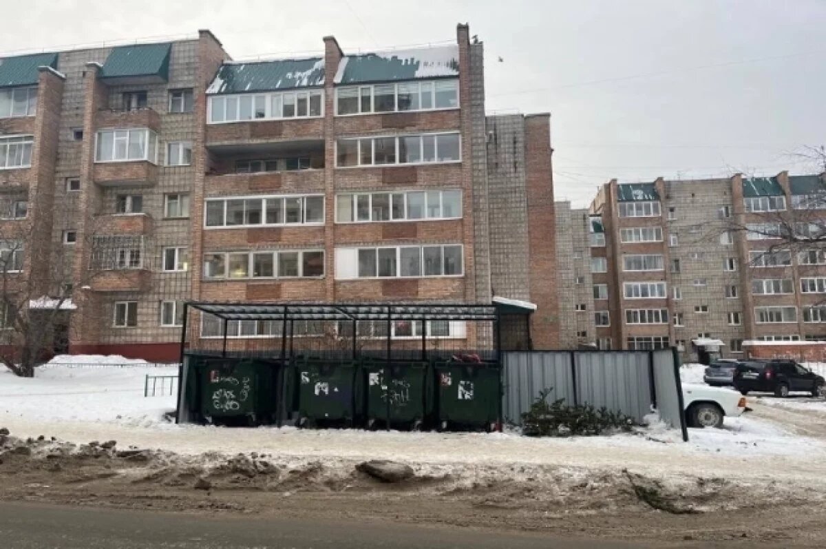    На улице Тверской в Томске обустроили контейнерную площадку для отходов