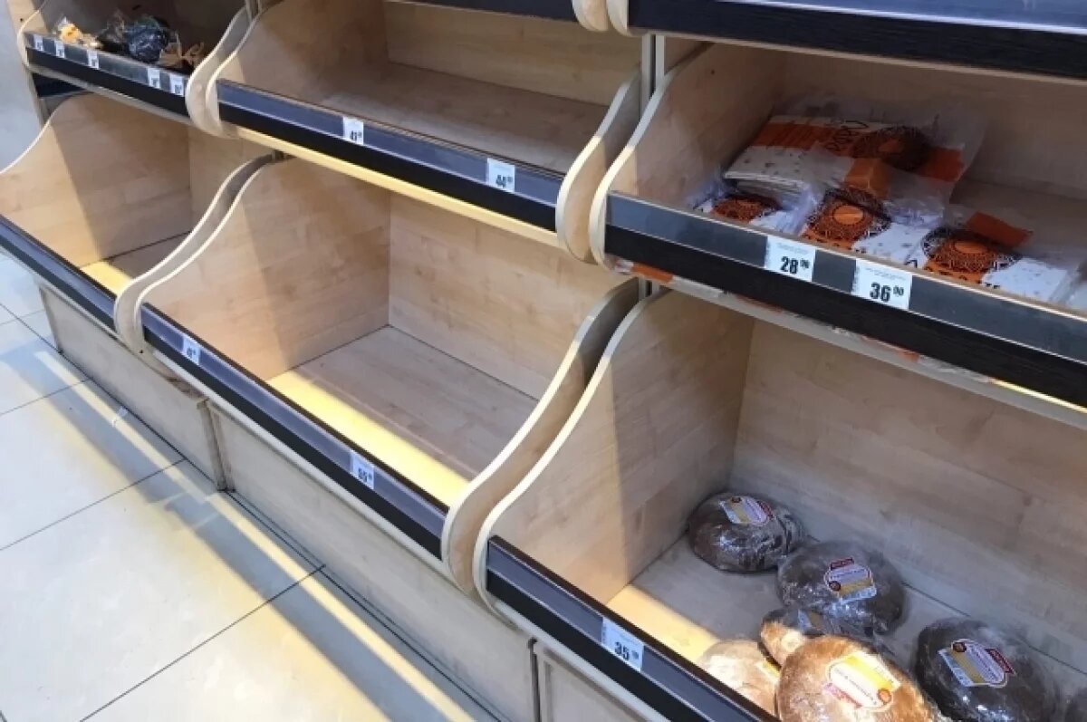    В Кировске в новогодние праздники не было хлеба в магазинах