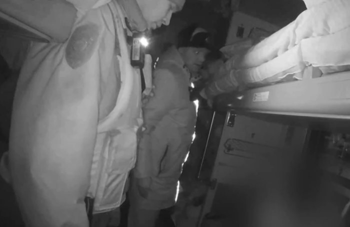 Кадр из видео транспортной полиции Сибири.