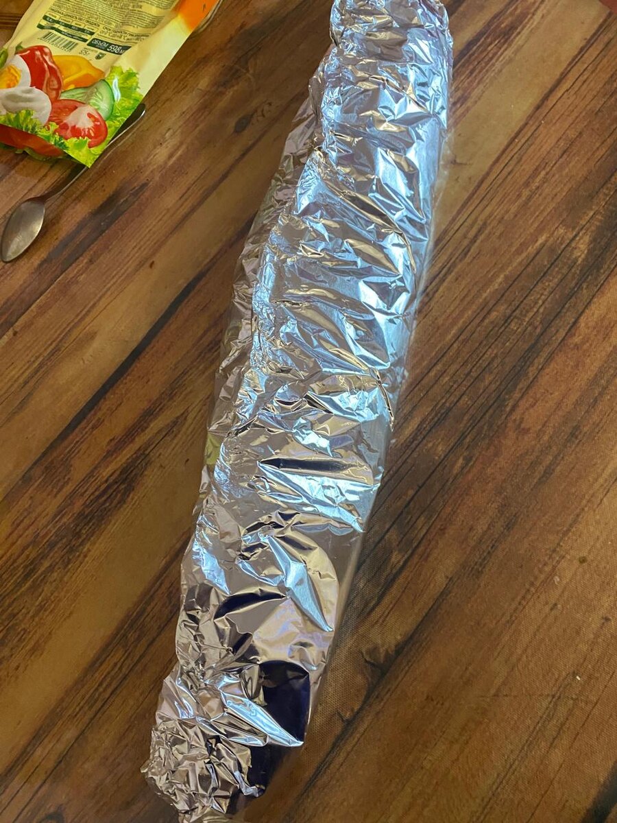 Заварачиваем в фольгу и ставим в духовку.