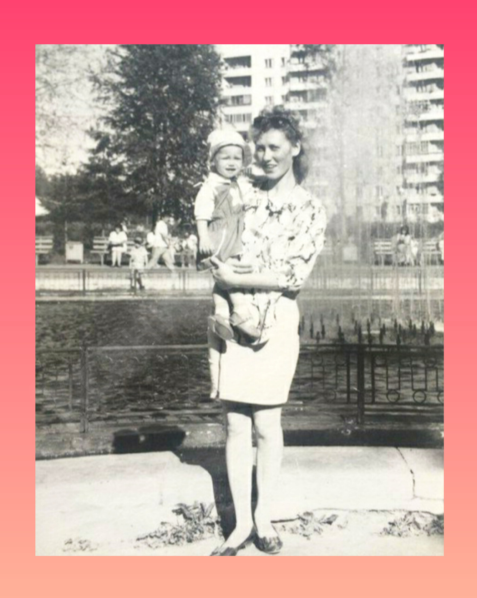 Маленькая Катерина с мамой. Кстати, актриса очень похожа на свою мать. 