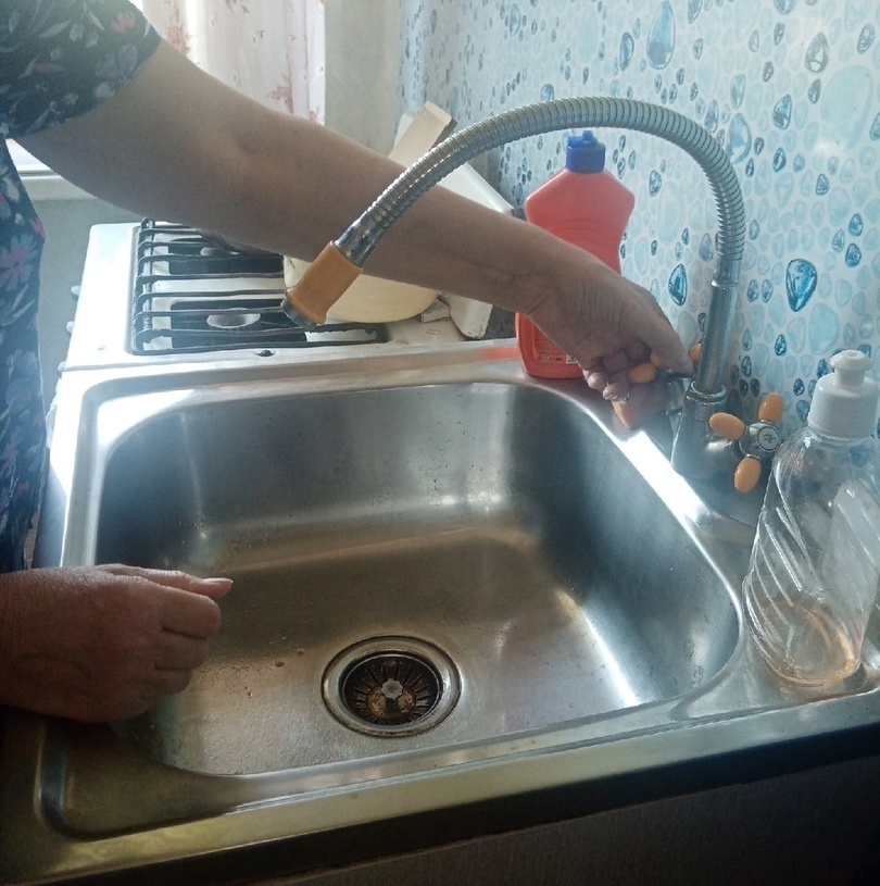    Отключение воды в поселке Куркиёки. Фото: пресс-служба Госкомитета Карелии по жилищному надзору