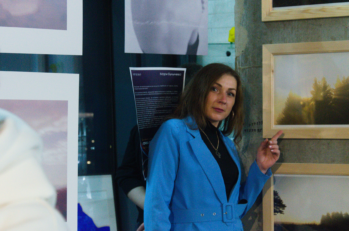 Худшее, что может сделать женщина в этот момент – нарушать его покой. А мы что делаем? Ага, именно это...
