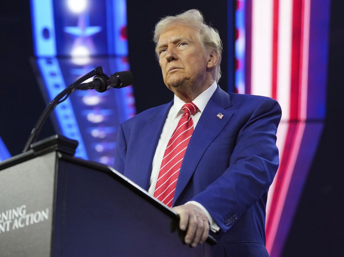    Избранный президент США Дональд Трамп во время выступления в Фениксе© AP Photo / Rick Scuteri