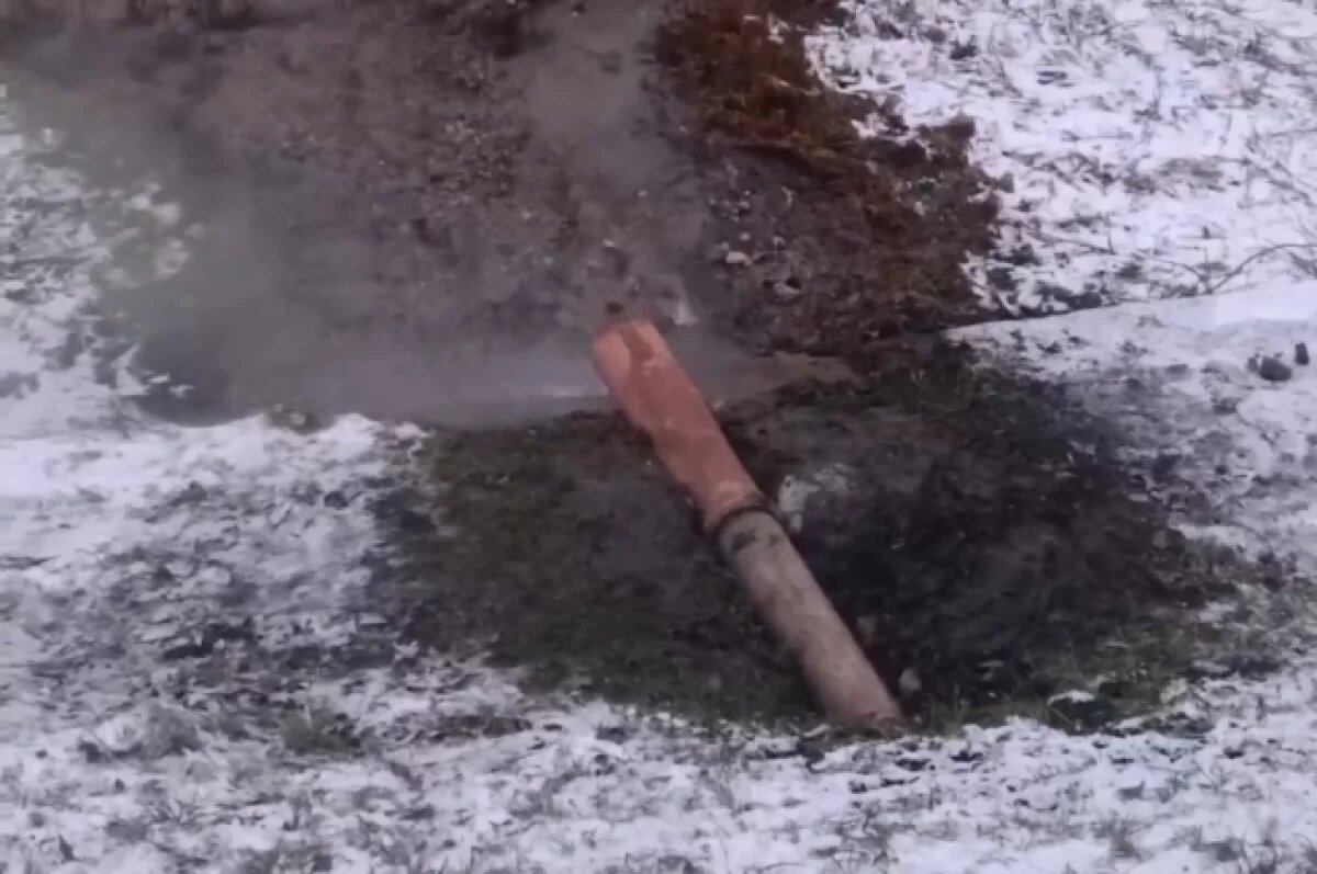    В Переславле-Залесском сливают горячую воду в реку