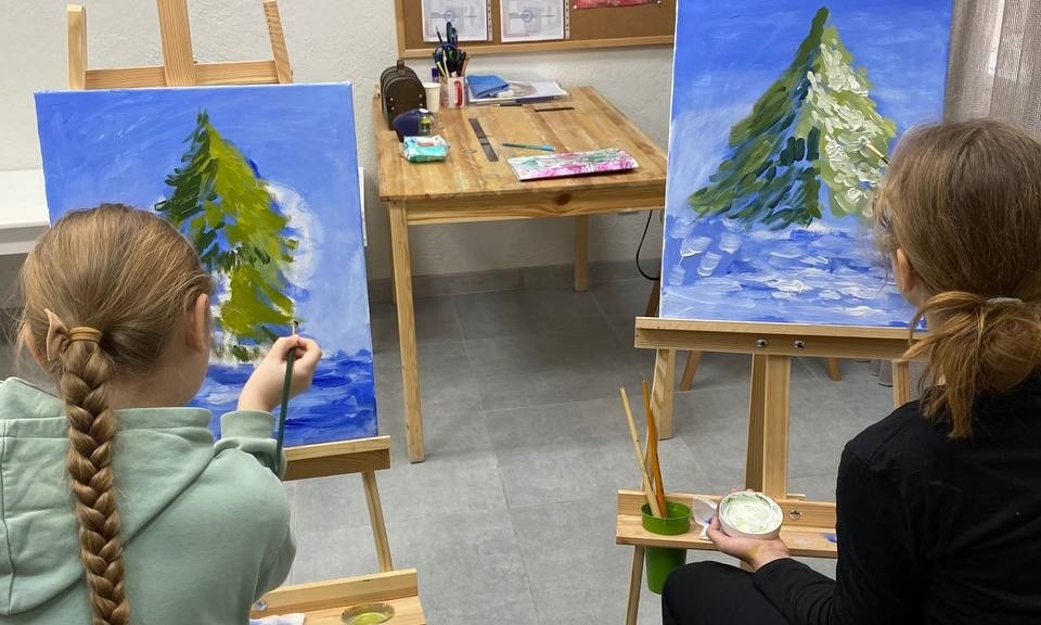 В рамках данного направления дети занимаются различными видами творчества.