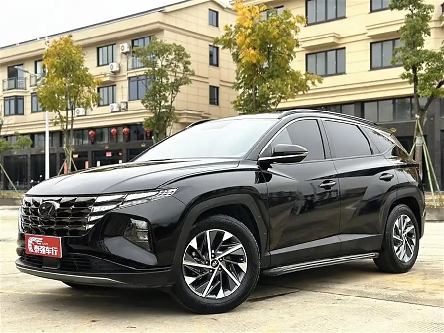 Hyundai Tucson - 2021 год выпуска, передний привод, 1.5 турбо, пробег: 28000 км