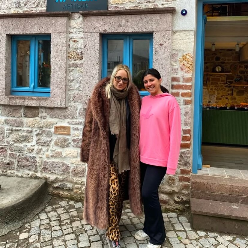 Мелиса Сабанджи с поклонницей