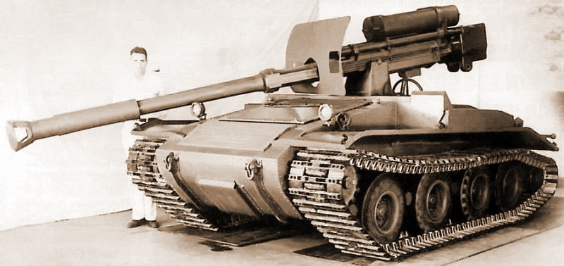 Один из опытных образцов «Скорпиона». Обратите внимание на щит орудия и дульный тормоз – они заметно отличаются от тех, что устанавливались на серийные машины. http://forum.worldoftanks.ru