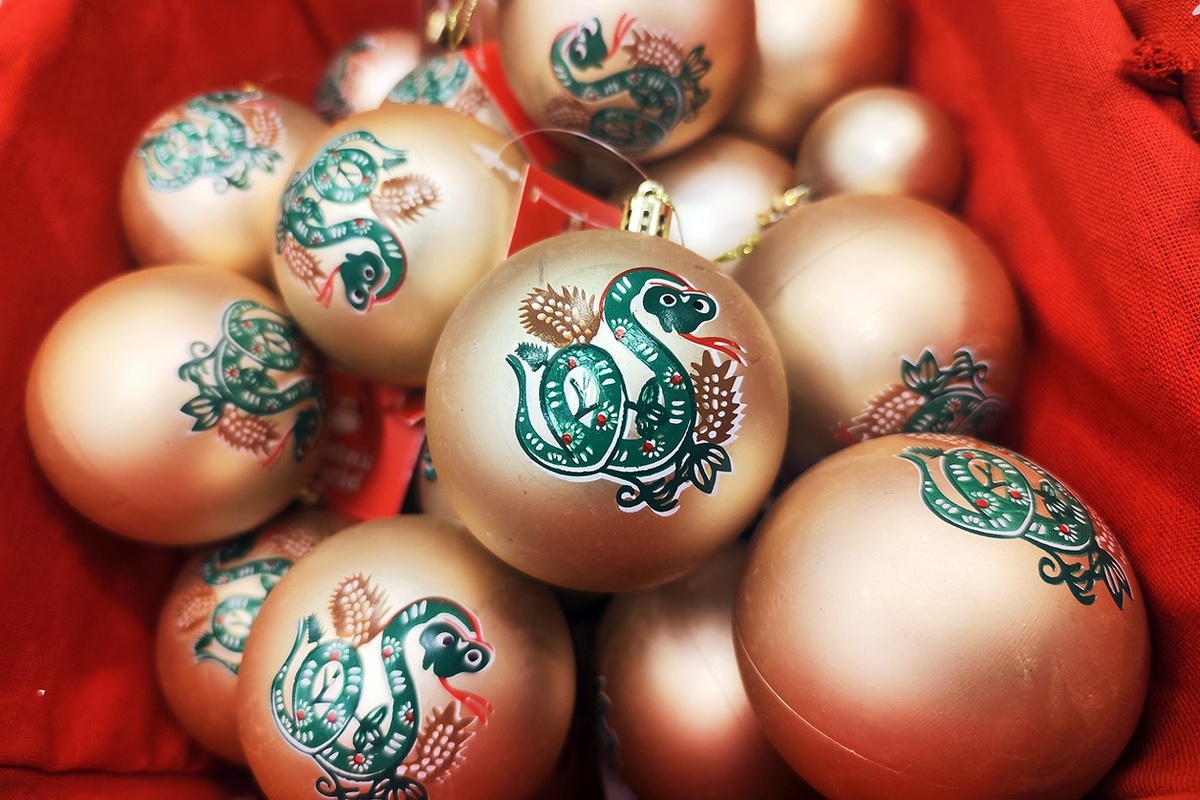 Елочные игрушки оказались в топе покупаемых товаров на маркетплейсах в новогодние каникулы.  Фото: ФедералПресс / Ксения Кобалия