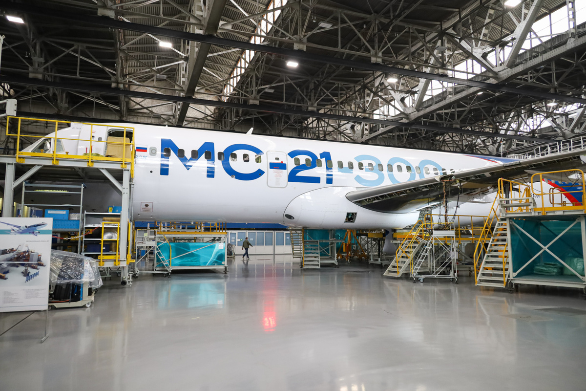 "И всё то ты в цехах ..." Из свободного доступа