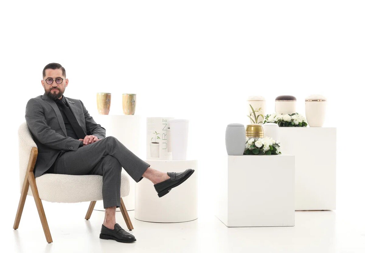 Генеральный директор похоронного бюро "СВЕТ" Евгений Полянский