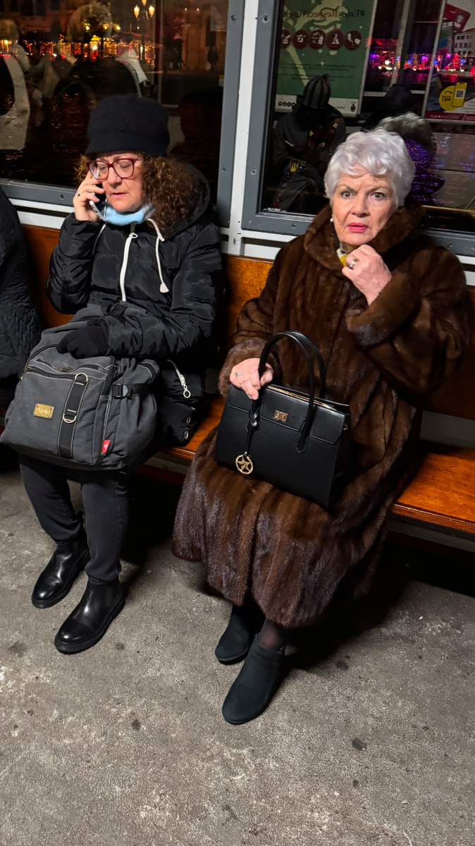 Венецианка на вапоретто