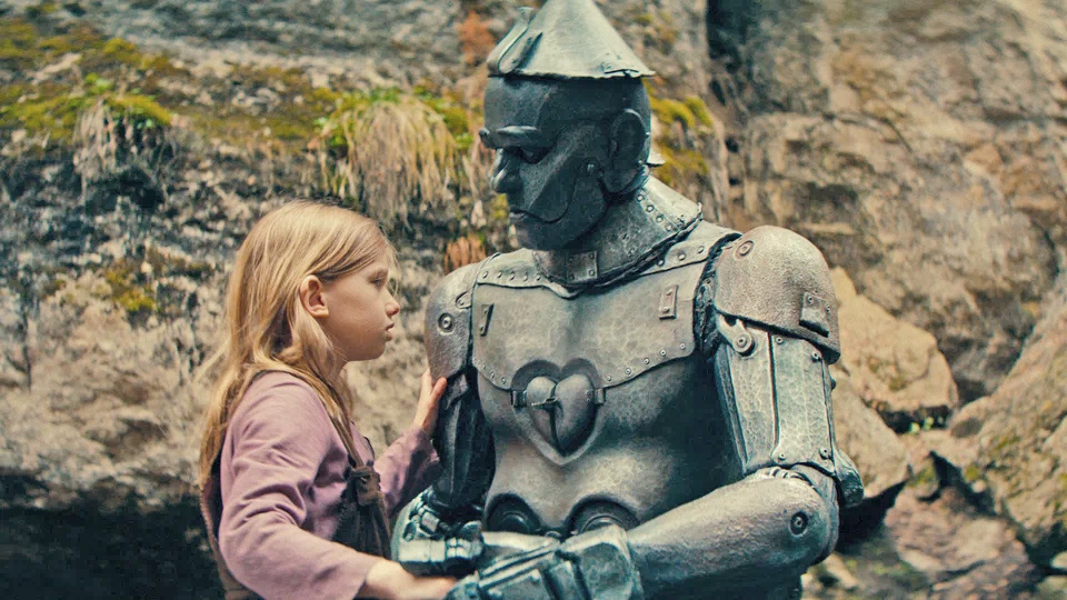 Кадр из фильма "Волшебник Изумрудного города. Дорога из жёлтого кирпича" 