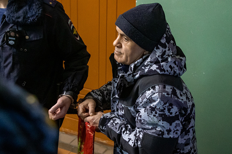    Энгель Фаттахов выглядел посвежее и поздоровее, чем на прошлом процессе