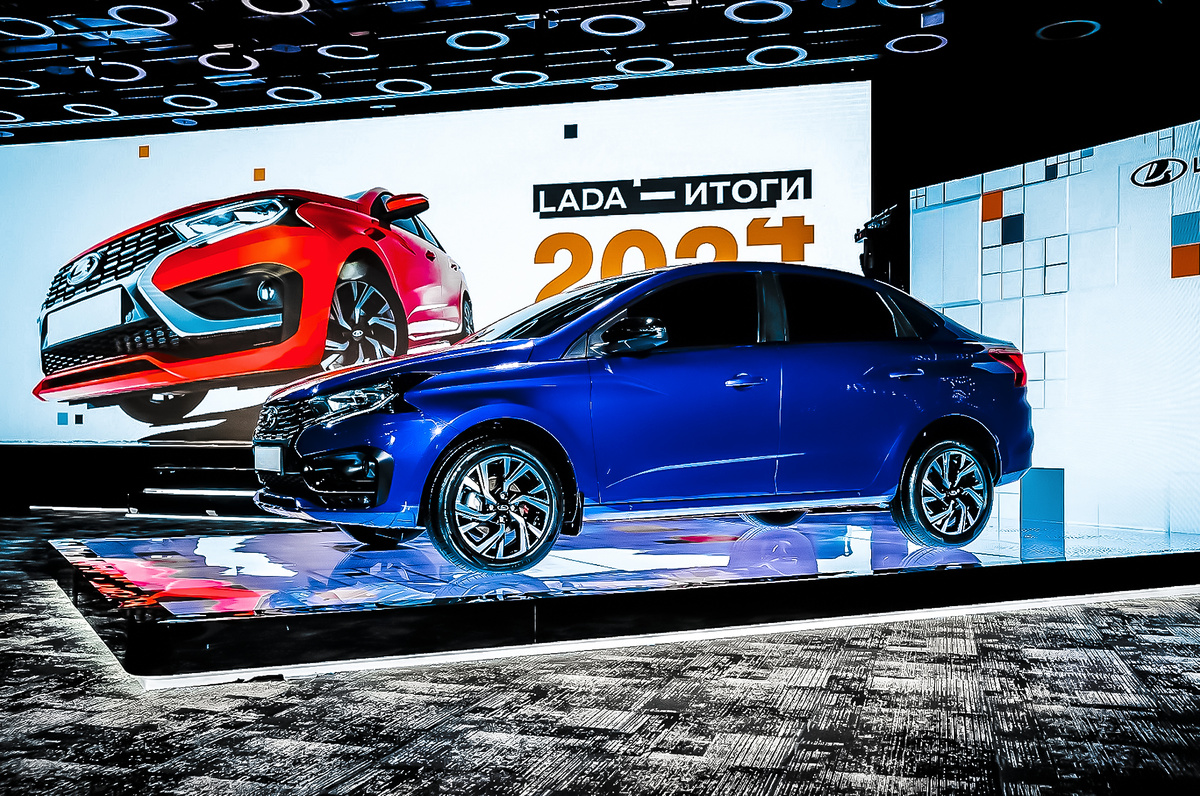 Lada Iskra 2025 седан на презентации