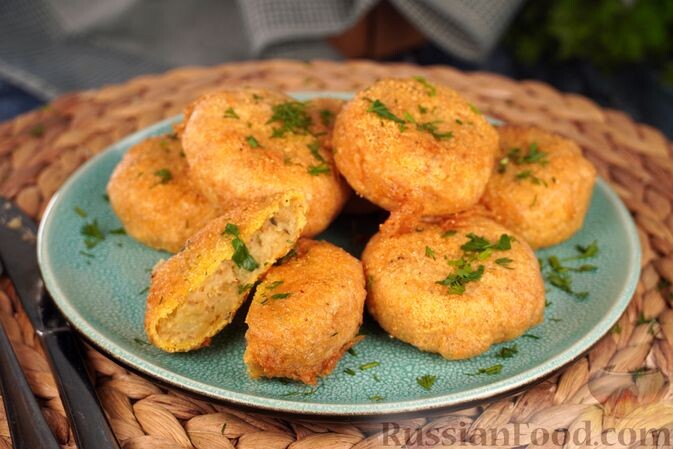 чечевица красная, картофель, лук репчатый, чеснок, яйца, соль, перец чёрный молотый, крупа кукурузная, мука, масло растительное